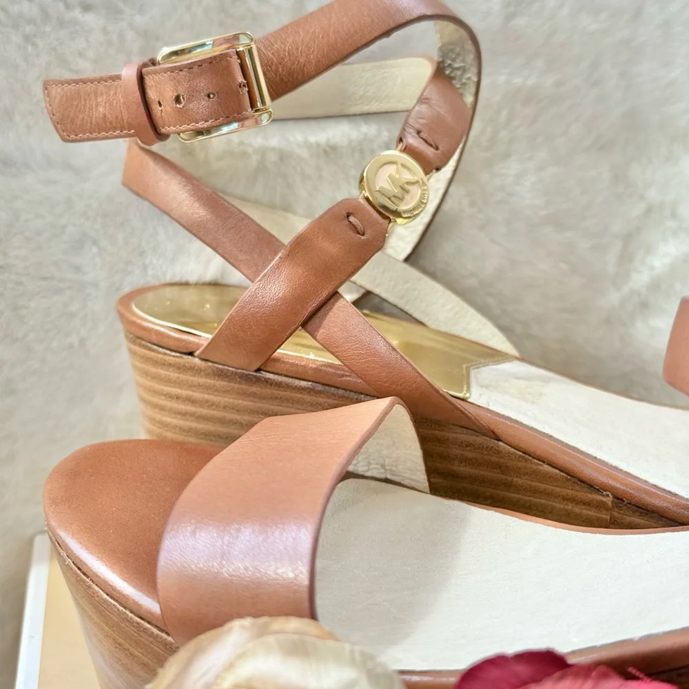 New with tags MICHAEL KORS JALITA CHARM platform SANDAL color, “Luggage”Leather - Picture 4 of 16